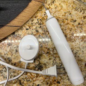 Oral B Braun 3757 110v-130v 0.9W with Charger for Oral-B